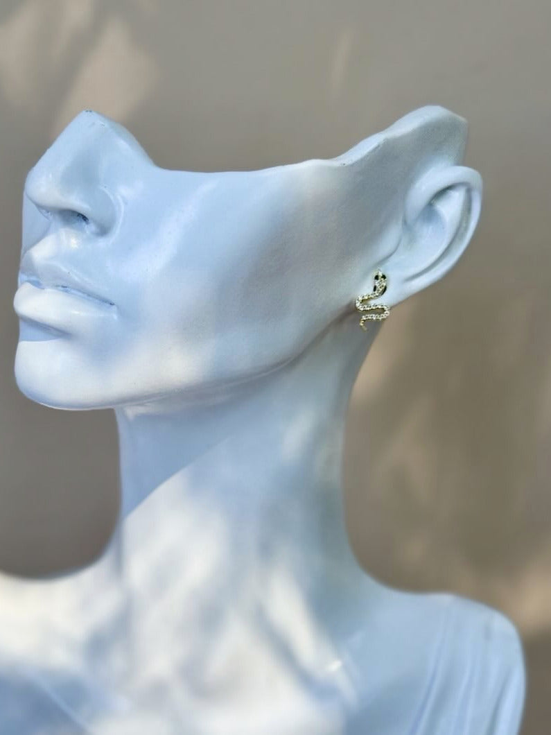 Blue mannequin bust with a blurred background