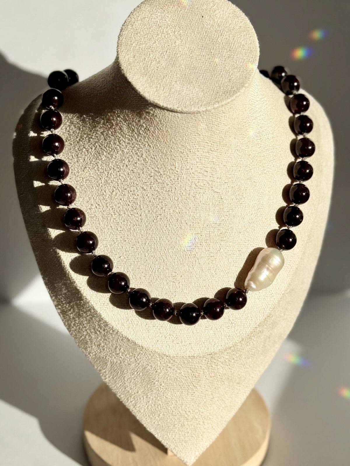 Garnet & Freshwater Pearl Knotted Necklace | The Art Museum Collection