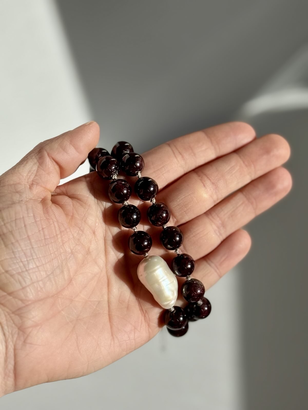 Garnet & Freshwater Pearl Knotted Necklace | The Art Museum Collection